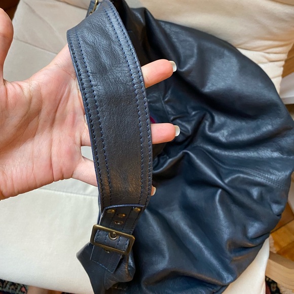 Maurizio Taiuti Navy Blue Leather Hobo Shoulder Bag - Picture 13 of 15